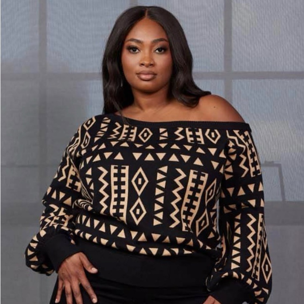 Chic Geometric Black and Tan Sweater